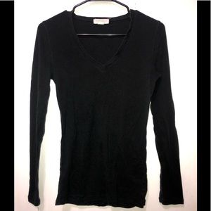 Black V-Neck Longsleeve